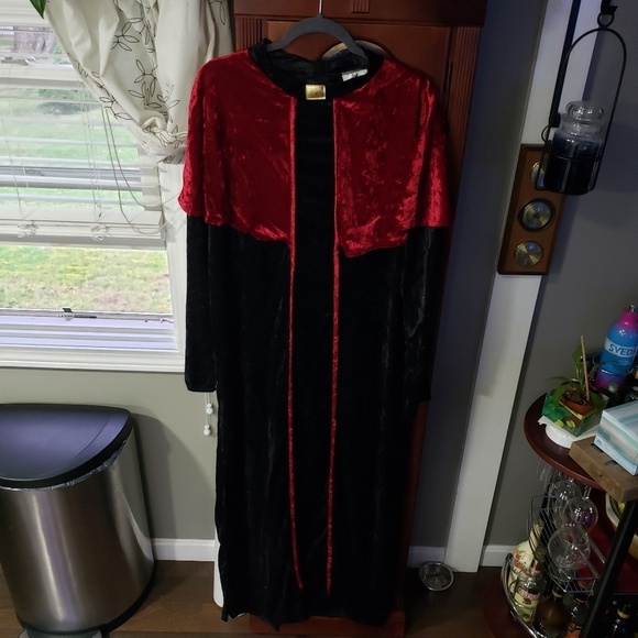 Spirit Halloween Adult Missionary Costume | One Size Fits Most - Picture 4 of 10